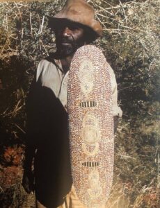 Johnny Warangula Tjupurrula with Wallaby Tjukurrpa,