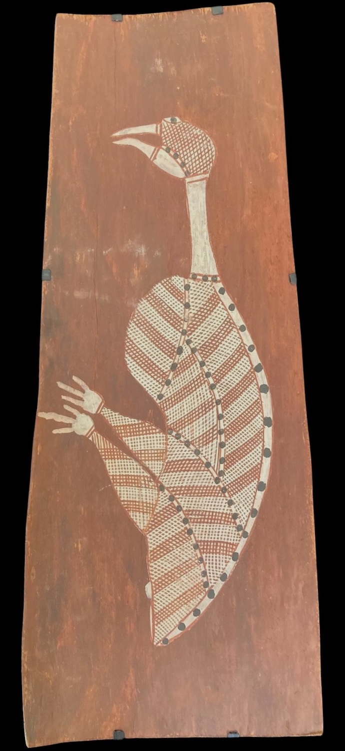 Coolamon with wandjina by Alan Mungulu