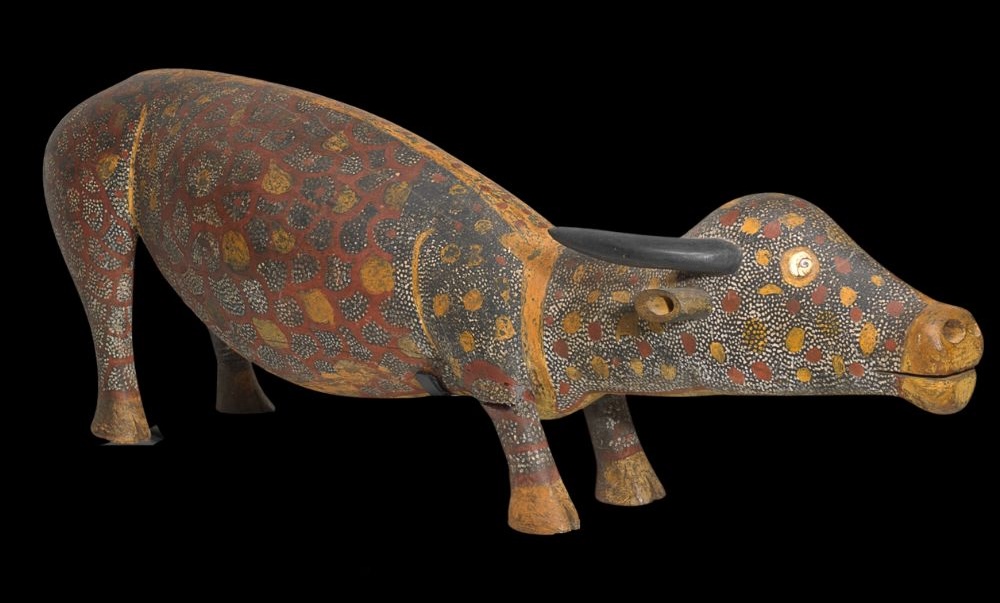 sculpture of a Buffalo by Tiwi artist Albert crocker dediaminduwangi