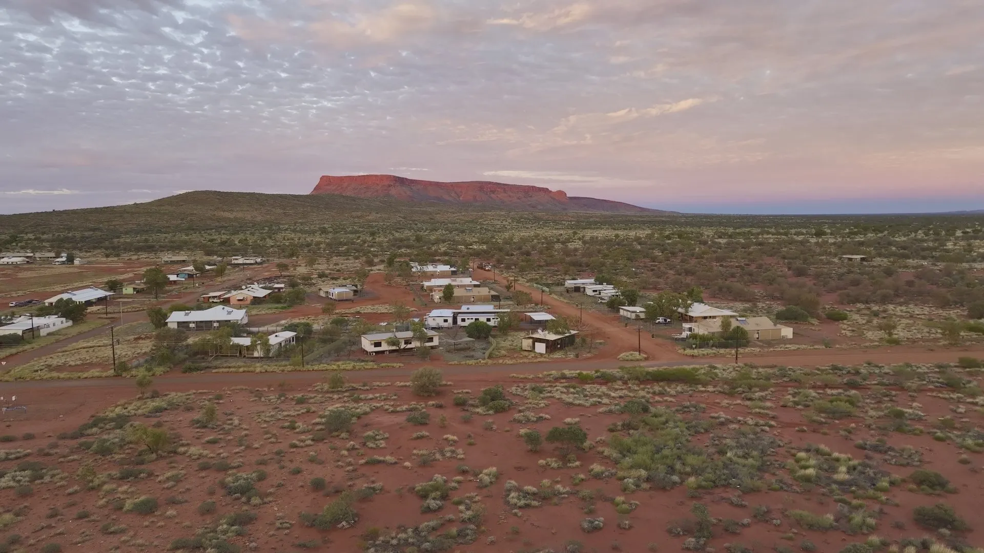 Landscape view of Kintore (Walungurru) showing the remote Western Desert homeland associated with Pintupi Art