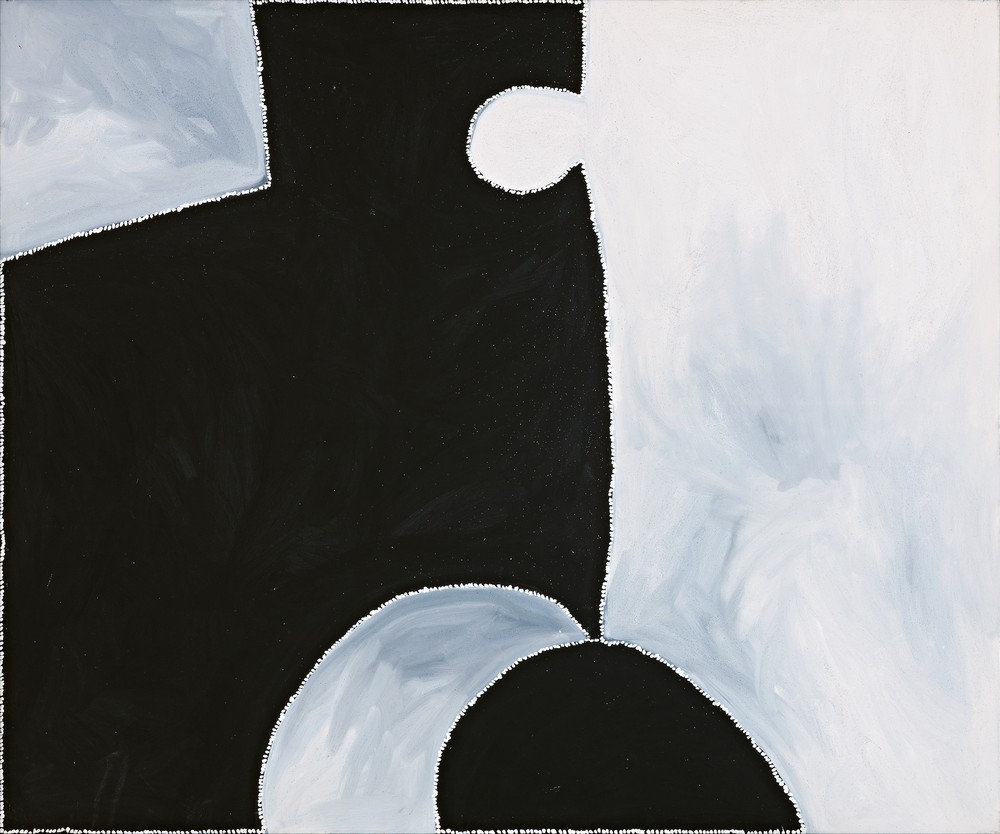 Fig Tree Hole (2005) by Paddy Bedford, featuring contrasting black and white ochre forms outlined with delicate white dotting.