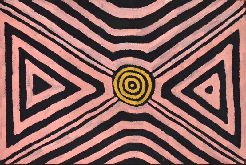 Ronnie Tjampitjinpa’s Kapi Tjukurrpa (Water Dreaming at Kalipinypa) (1995), featuring a central yellow concentric circle surrounded by opposing triangular forms and broad pink and black parallel bands.