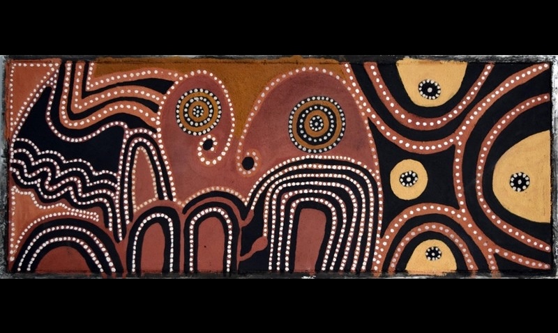 Toolookininji, Looking Out, 2004 by Jack Britten, with bold concentric circles, arched rock forms and flowing black, red and yellow ochre bands covered in white dots.