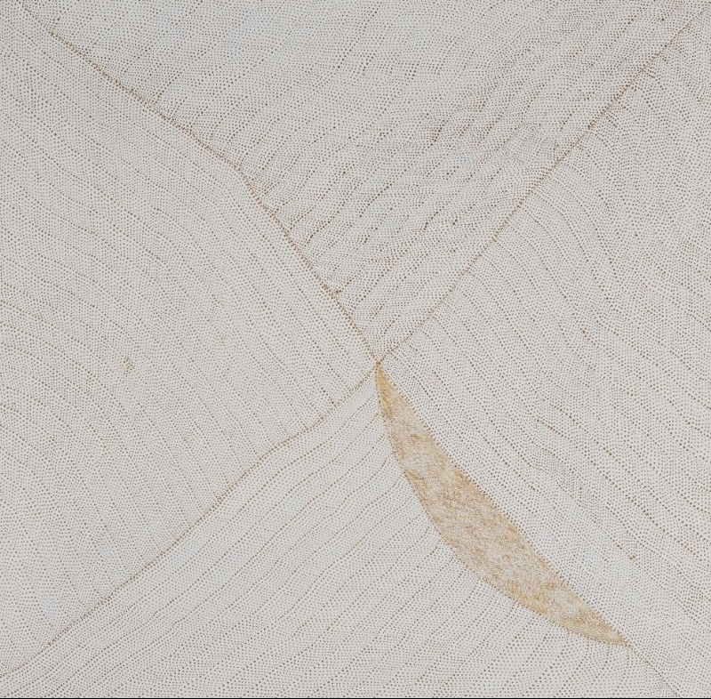 Kathleen Petyarre’s Mountain Devil Lizard Dreaming, 2004, with fine dark dotting, intersecting lines and an elongated ochre form on a pale ground.